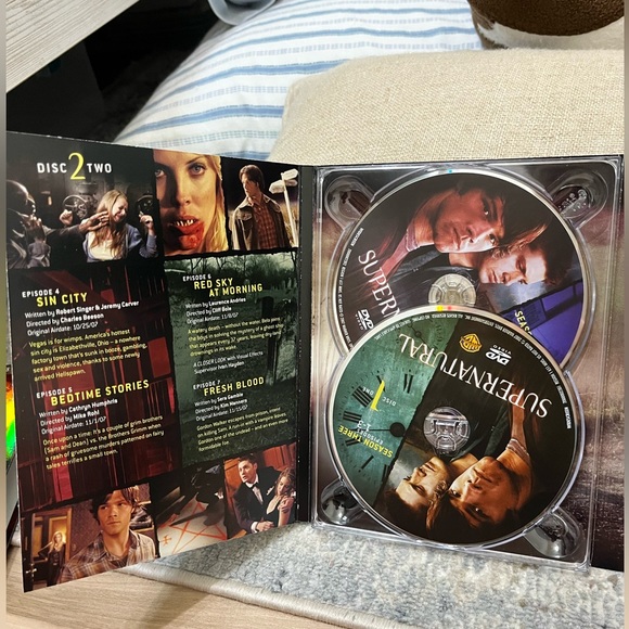 Supernatural: The Complete Third Season (DVD) - Picture 7 of 11